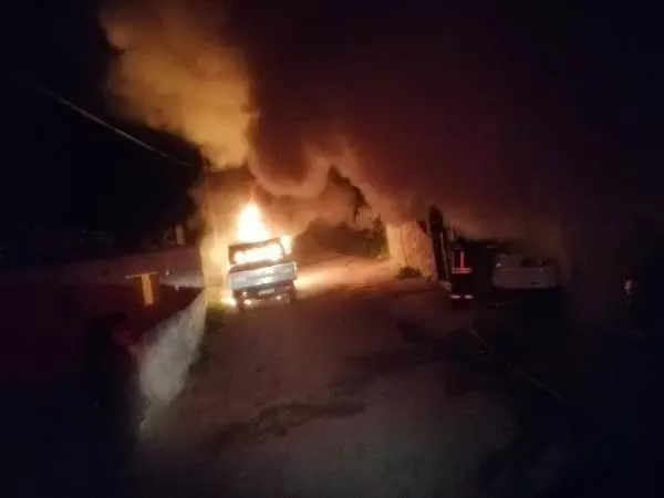 Villasında pompalı tüfekle yaralayıp, otomobil ve kamyonetini ateşe verdiler Villasında pompalı tüfekle yaralayıp, otomobil ve kamyonetini ateşe verdiler