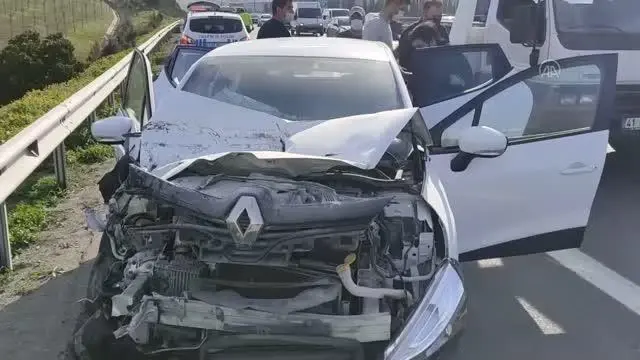 Zincirleme trafik kazası ulaşımı aksattı Zincirleme trafik kazası ulaşımı aksattı