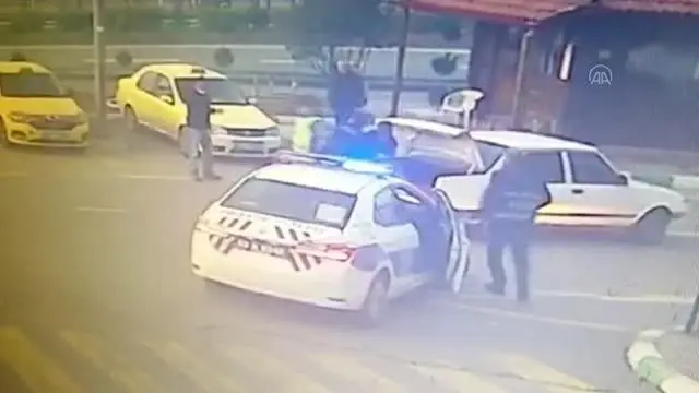 Son dakika haber: 3 zanlı darbettikleri kişiyi araç bagajından indirirken polise yakalandı Son dakika haber: 3 zanlı darbettikleri kişiyi araç bagajından indirirken polise yakalandı