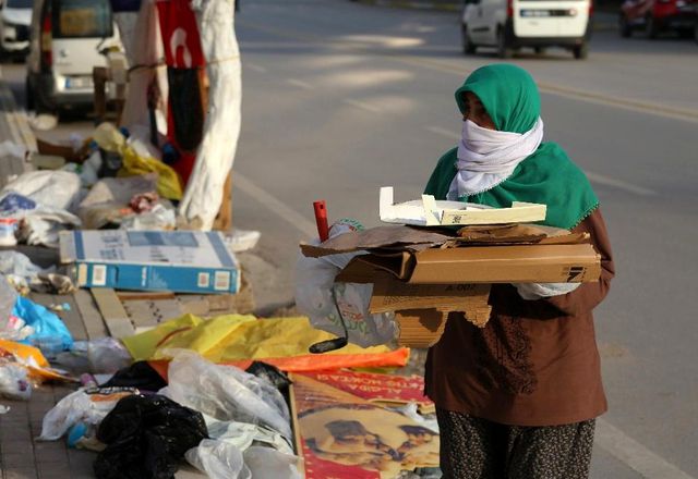 73 yaşında geri dönüşüm kralı oldu, evini fabrika yaptı