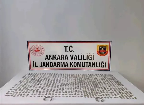 Ankara'da, Osmanlı dönemine ait 900 gümüş sikke ele geçirildi Ankara'da, Osmanlı dönemine ait 900 gümüş sikke ele geçirildi
