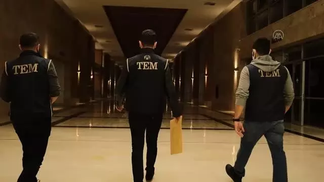Antalya merkezli 5 ilde FETÖ/PDY operasyonu: 32 gözaltı Antalya merkezli 5 ilde FETÖ/PDY operasyonu: 32 gözaltı