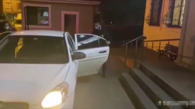Bağcılar'daki uyuşturucu operasyonunda 2 kişi gözaltına alındı Bağcılar'daki uyuşturucu operasyonunda 2 kişi gözaltına alındı