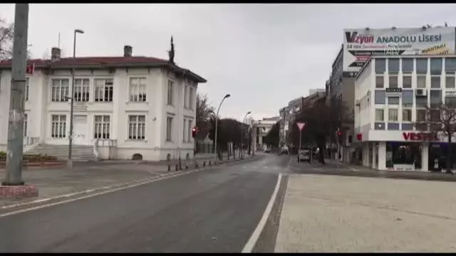 Cadde ve sokaklarda sessizlik hakim Cadde ve sokaklarda sessizlik hakim