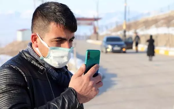 'Gizemli Yol'a' giren araçlar kendi kendine yokuş yukarı çıkıyor 'Gizemli Yol'a' giren araçlar kendi kendine yokuş yukarı çıkıyor