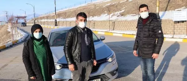 'Gizemli Yol'a' giren araçlar kendi kendine yokuş yukarı çıkıyor 'Gizemli Yol'a' giren araçlar kendi kendine yokuş yukarı çıkıyor