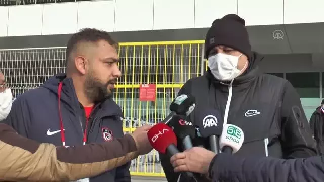 Gaziantep FK Teknik Direktörü Sumudica: 'Oyuncularıma cebimden 80 bin avro dağıttım' Gaziantep FK Teknik Direktörü Sumudica: 'Oyuncularıma cebimden 80 bin avro dağıttım'