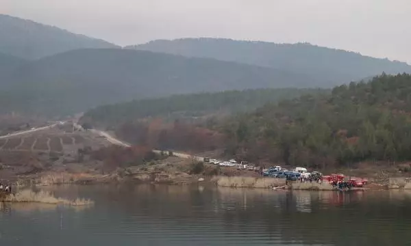 Gölete uçan araçtaki kayıp 2 arkadaştan 1'inin cesedine ulaşıldı