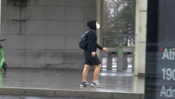 İstanbul'da yağmur etkili oluyor İstanbul'da yağmur etkili oluyor