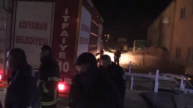 Son dakika! Mobilya fabrikasında çıkan yangın söndürüldü Son dakika! Mobilya fabrikasında çıkan yangın söndürüldü