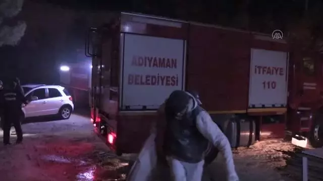 Son dakika! Mobilya fabrikasında çıkan yangın söndürüldü Son dakika! Mobilya fabrikasında çıkan yangın söndürüldü