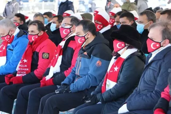 Son dakika haberi! Sarıkamış şehitleri için eksi 14 derecede, koronavirüs tedbirli anma Son dakika haberi! Sarıkamış şehitleri için eksi 14 derecede, koronavirüs tedbirli anma