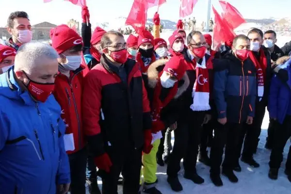Son dakika haberi! Sarıkamış şehitleri için eksi 14 derecede, koronavirüs tedbirli anma Son dakika haberi! Sarıkamış şehitleri için eksi 14 derecede, koronavirüs tedbirli anma