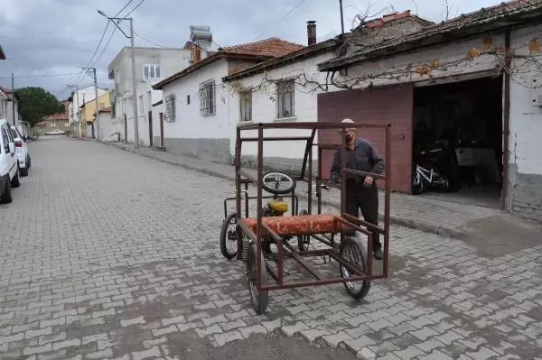 Su motorundan araba, çim biçme makinesinden motosiklet yaptı