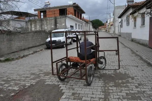 Su motorundan araba, çim biçme makinesinden motosiklet yaptı