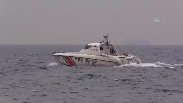 Yalova'da sandalla açıldığı denizde kaybolan kişiyi arama çalışmaları sürüyor Yalova'da sandalla açıldığı denizde kaybolan kişiyi arama çalışmaları sürüyor