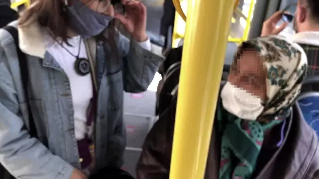 Yasak olduğu için otobüsten indirilmek istenen 65 yaş üstü kadının sözleri yürek burktu Yasak olduğu için otobüsten indirilmek istenen 65 yaş üstü kadının sözleri yürek burktu