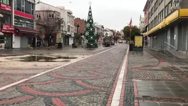 EDİRNE/TEKİRDAĞ/KIRKLARELİ - Trakya'da sokağa çıkma kısıtlamasına uyuldu EDİRNE/TEKİRDAĞ/KIRKLARELİ - Trakya'da sokağa çıkma kısıtlamasına uyuldu