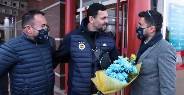Fenerbahçe kafilesi Erzurum'a geldi Fenerbahçe kafilesi Erzurum'a geldi