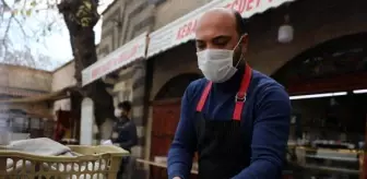Gaziantep'te kebaplar paketle ulaştırılıyor
