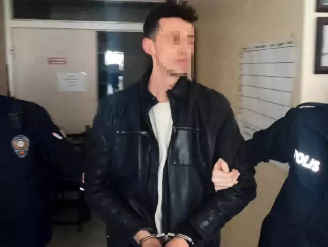 Hırsızlık yapmak için korkulukları söküp komplekse girdi, yakalanınca 'Arkadaşlardan saklanıyordum' dedi Hırsızlık yapmak için korkulukları söküp komplekse girdi, yakalanınca 'Arkadaşlardan saklanıyordum' dedi