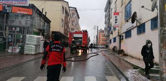 Kocaeli'de, çatıda çıkan yangın söndürüldü
