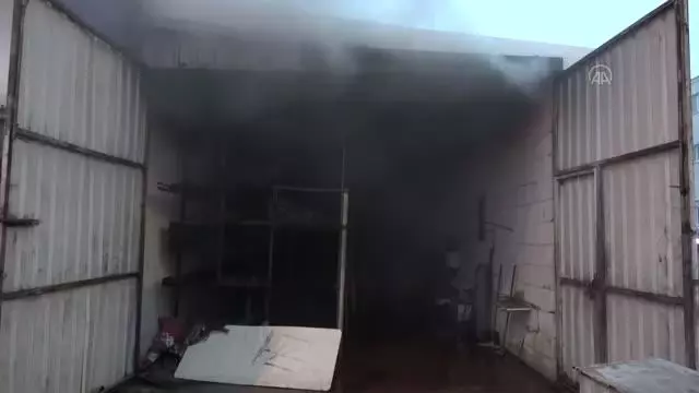 Mobilya imalathanesinde çıkan yangın söndürüldü Mobilya imalathanesinde çıkan yangın söndürüldü