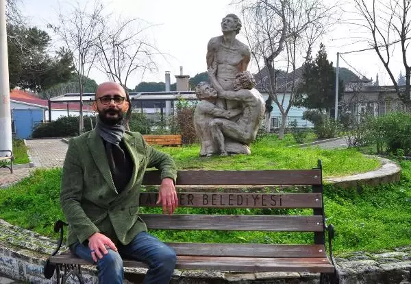 Sağlığına kavuştuğu hastanede masal terapisiyle 'şifa' dağıtıyor Sağlığına kavuştuğu hastanede masal terapisiyle 'şifa' dağıtıyor