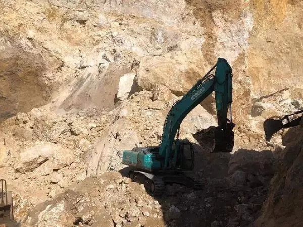 Kömür ocağında göçük altında kalan işçinin cansız bedenine ulaşıldı Kömür ocağında göçük altında kalan işçinin cansız bedenine ulaşıldı