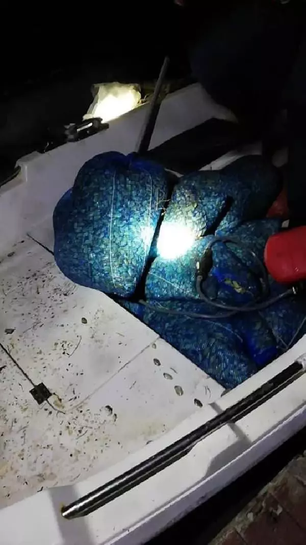 Son dakika gündem: Terkedilmiş botta 1.5 ton kaçak midye ele geçirildi Son dakika gündem: Terkedilmiş botta 1.5 ton kaçak midye ele geçirildi