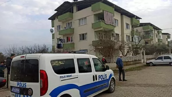 9 yaşındaki Kemal, 2'nci kattan düşüp yaralandı 9 yaşındaki Kemal, 2'nci kattan düşüp yaralandı