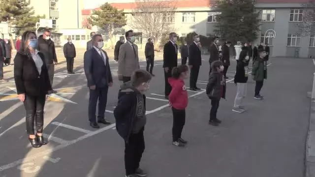 AKSARAY/NİĞDE - Bakan Selçuk'tan, 'okulların bahçesinde İstiklal Marşı okunsun' çağrısı AKSARAY/NİĞDE - Bakan Selçuk'tan, 'okulların bahçesinde İstiklal Marşı okunsun' çağrısı