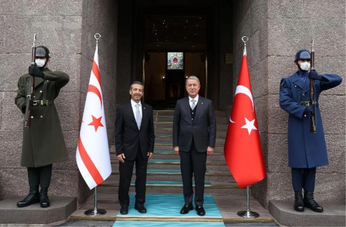 Τελευταία στιγμή |  Ο υπουργός Akar συναντήθηκε με τον υπουργό Εξωτερικών της ΤΔΒΚ Ertuğruloğlu
