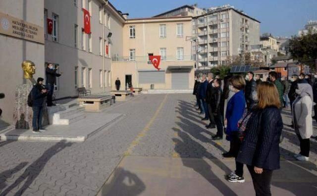 Bakan Selçuk: On binlerce okulumuzda bugün İstiklal Marşı okundu Bakan Selçuk: On binlerce okulumuzda bugün İstiklal Marşı okundu