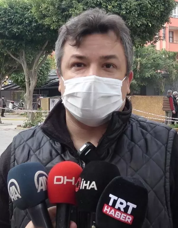 Son dakika: Bitişikteki bina yıkılırken, kendi binaları hasar gören vatandaşlar sokakta kaldı