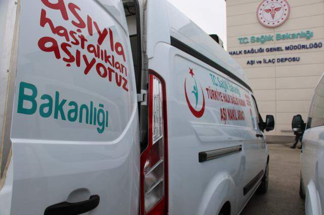 Çin'den Türkiye'ye getirilen koronavirüs aşıları, özel soğutma sistemine sahip araçlarla illere dağıtılacak