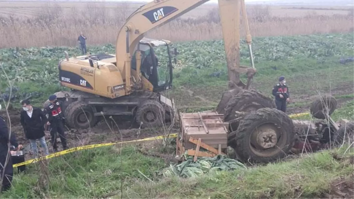 Devrilen traktörün altında kalan baba ve oğlu feci şekilde can verdi