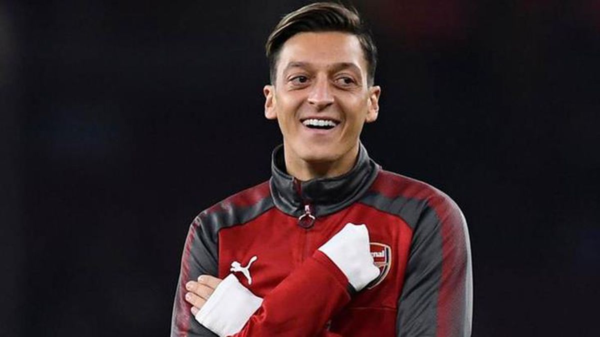 Fenerbahçe Mesut Özil'i özel jetle İstanbul'a getirip, statta imza töreni düzenleyecek