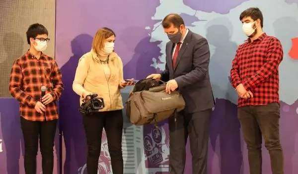 Son dakika haber: İsmail Güneş'in kamerası ve fotoğraf makinesi Basın Müzesi'ne bağışlandı Son dakika haber: İsmail Güneş'in kamerası ve fotoğraf makinesi Basın Müzesi'ne bağışlandı