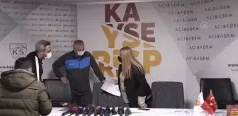 Kayseri Büyükşehir Belediye Başkanı: Kayserispor, Dan Petrescu için imza töreni düzenledi Kayseri Büyükşehir Belediye Başkanı: Kayserispor, Dan Petrescu için imza töreni düzenledi