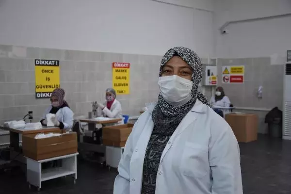 Kütahya'da 50 kadın, 9 ayda 4 milyon maske üretti Kütahya'da 50 kadın, 9 ayda 4 milyon maske üretti
