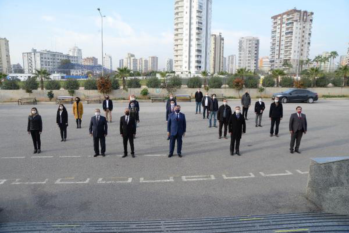 Mersin'de okullarda bayrak töreni