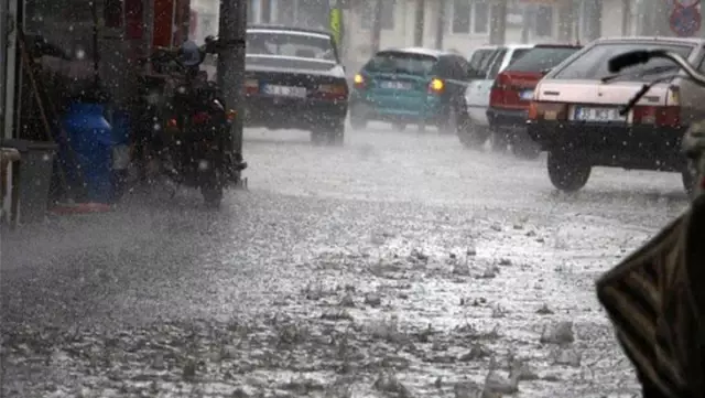 Meteoroloji'den 24 il için sağanak yağış uyarısı Meteoroloji'den 24 il için sağanak yağış uyarısı
