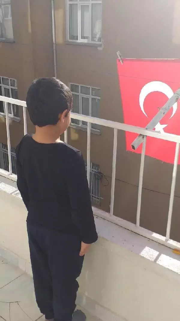 Niğde'de bayrak töreni coşkusu Niğde'de bayrak töreni coşkusu