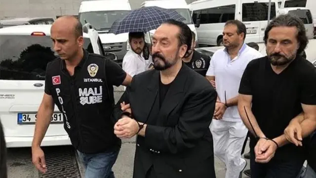 Son Dakika! Adnan Oktar'a bin yılı aşan hapis cezası verildi