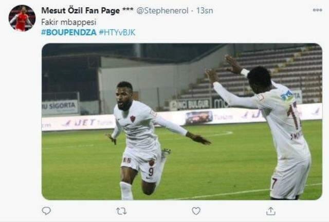 Süper Lig'de 12 gole ulaşan Aaron Boupendza'nın performansı sosyal medyayı salladı Süper Lig'de 12 gole ulaşan Aaron Boupendza'nın performansı sosyal medyayı salladı