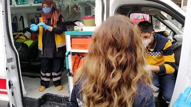 Tartıştığı arkadaşı kafasından bıçakladı, kanlar içinde sağlık ocağına sığındı Tartıştığı arkadaşı kafasından bıçakladı, kanlar içinde sağlık ocağına sığındı