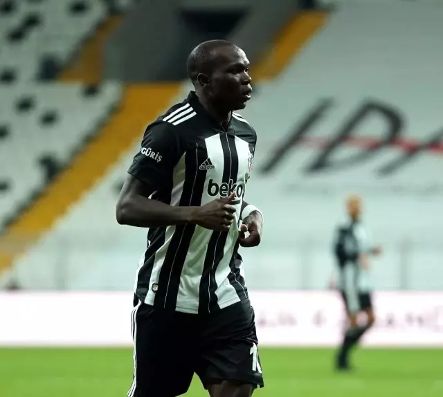 Haller'i Ajax'a satan West Ham, Beşiktaş'tan Aboubakar'ı istiyor Haller'i Ajax'a satan West Ham, Beşiktaş'tan Aboubakar'ı istiyor