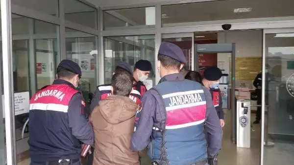 Son dakika haberi | Telefon hatlarının kablolarının çalınması güvenlik kamerasına yansıdı Son dakika haberi | Telefon hatlarının kablolarının çalınması güvenlik kamerasına yansıdı