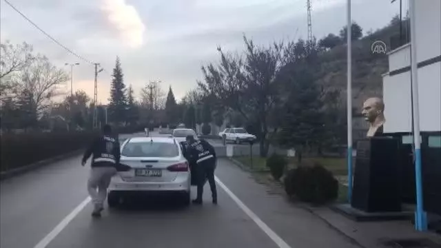 Başkentte terör örgütü PKK üyesi olduğu belirlenen şüpheli yakalandı Başkentte terör örgütü PKK üyesi olduğu belirlenen şüpheli yakalandı